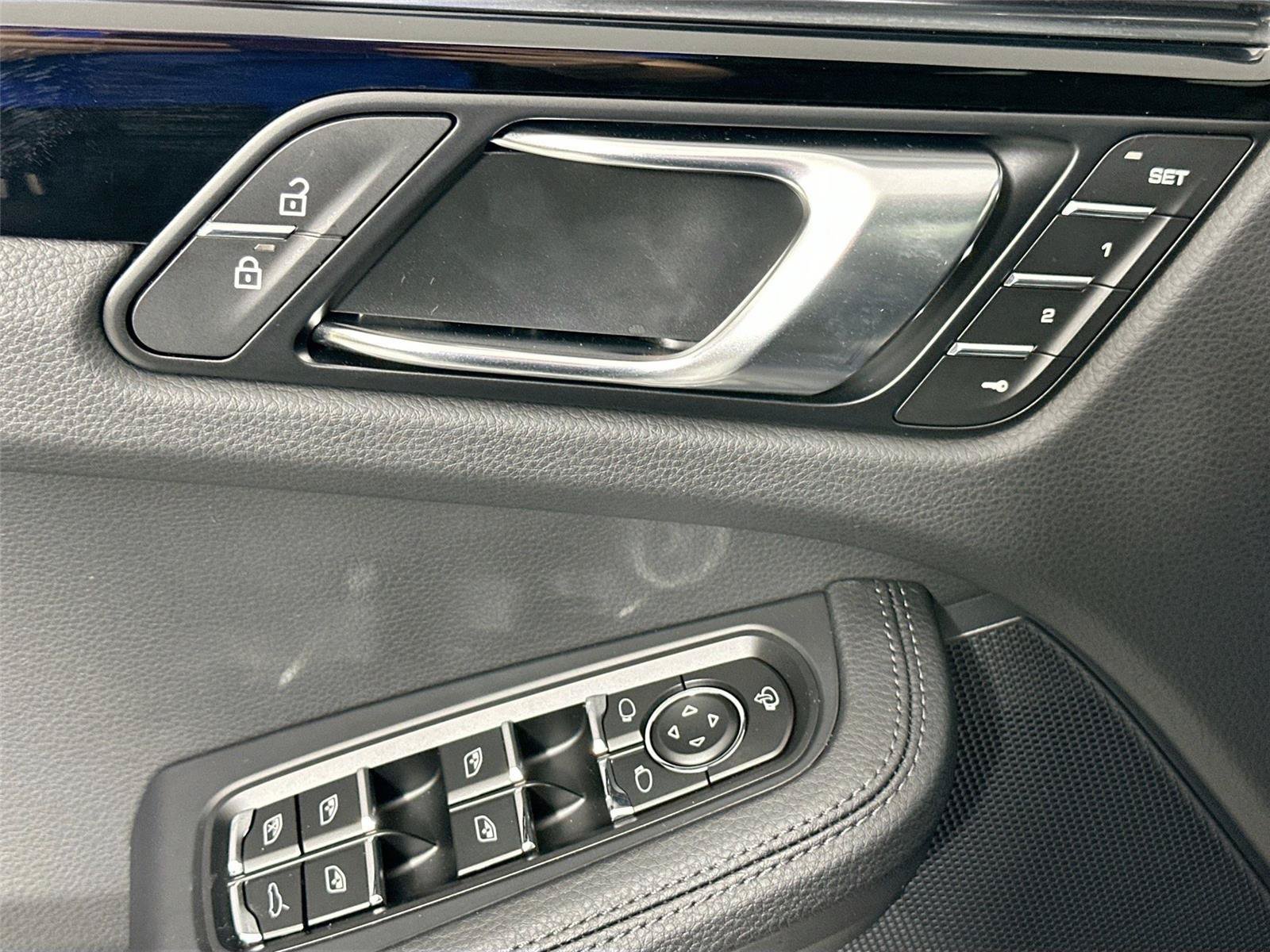Certified 2026 Porsche Macan Turbo AWD/4WD image 31