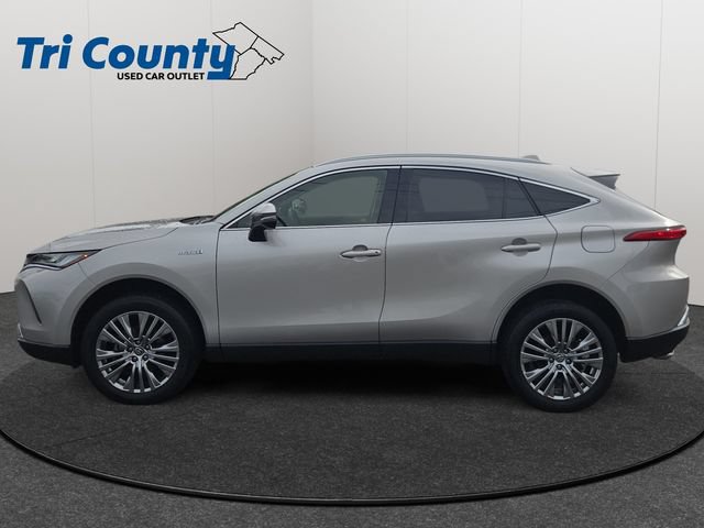 Certified 2021 Toyota Venza XLE w/ Softex Package AWD/4WD image 5