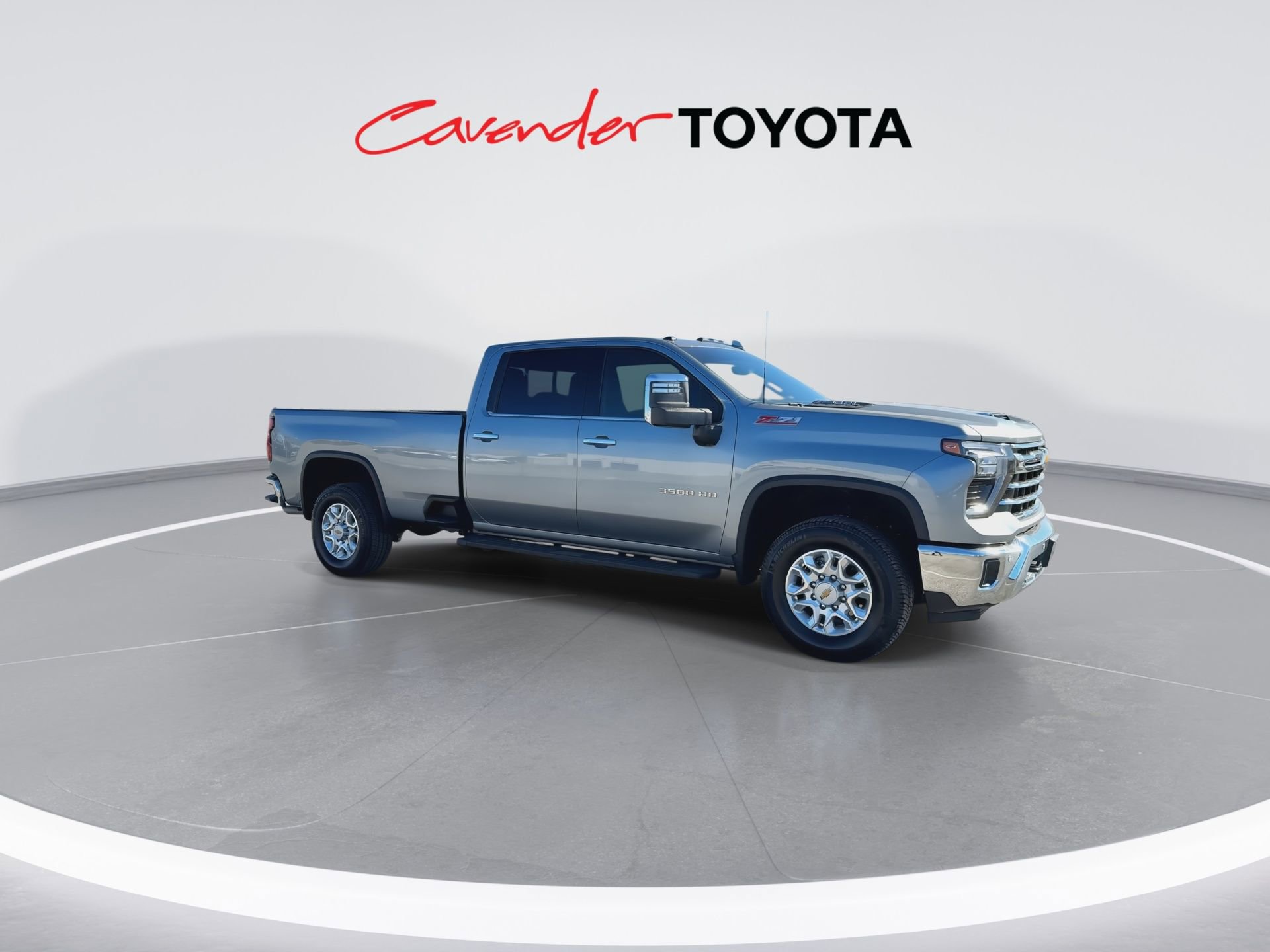 Used 2025 Chevrolet Silverado 3500 LTZ w/ LTZ Convenience Package AWD/4WD image 2