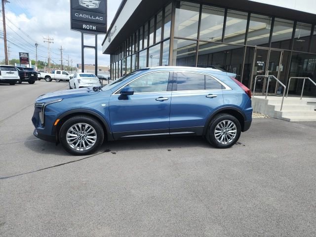 Used 2024 Cadillac XT4 Premium Luxury AWD/4WD image 8
