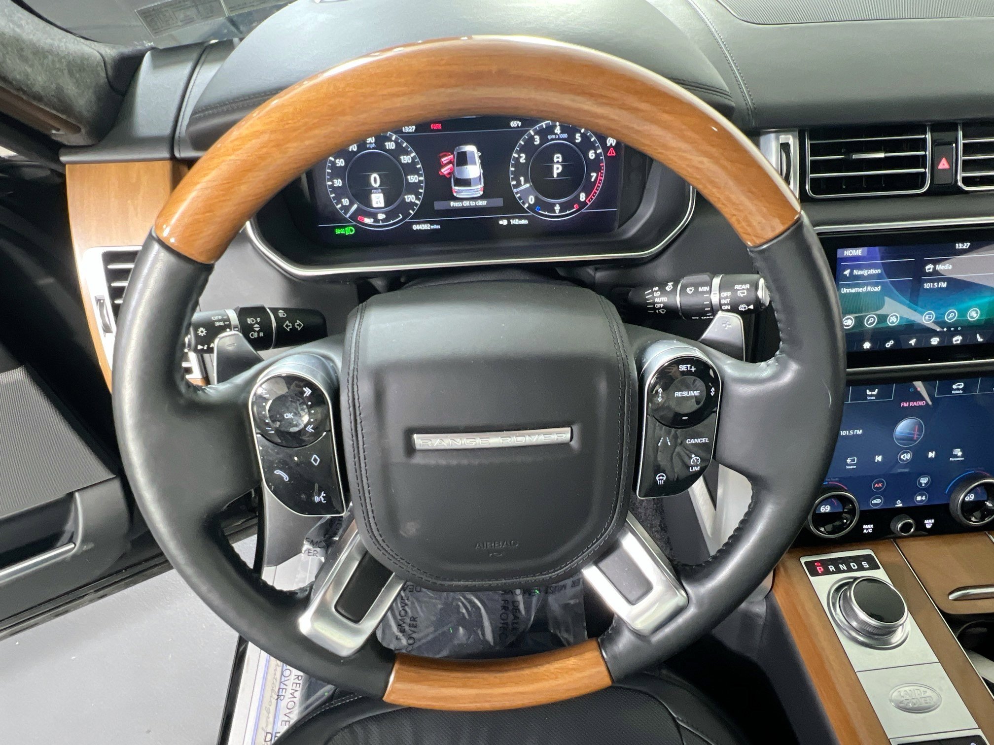 Used 2020 Land Rover Range Rover Autobiography image 11
