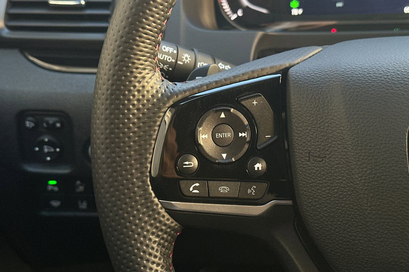 Used 2025 Honda Passport Black Edition image 28