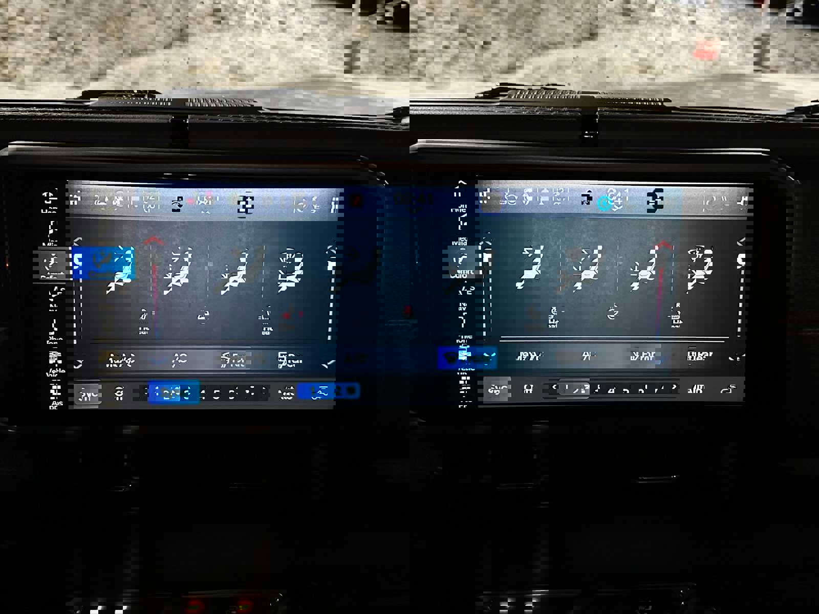 Used 2024 Jeep Wrangler Unlimited Rubicon w/ Capability Package image 28