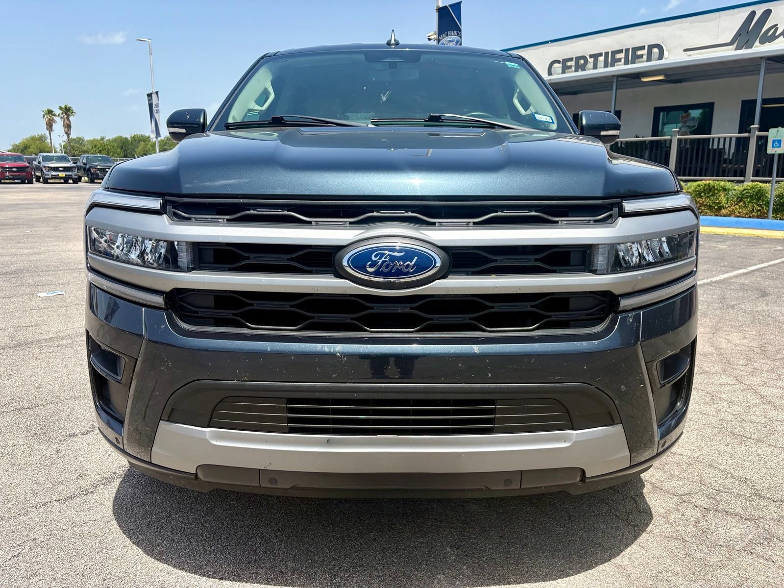 Used 2024 Ford Expedition XLT RWD image 6