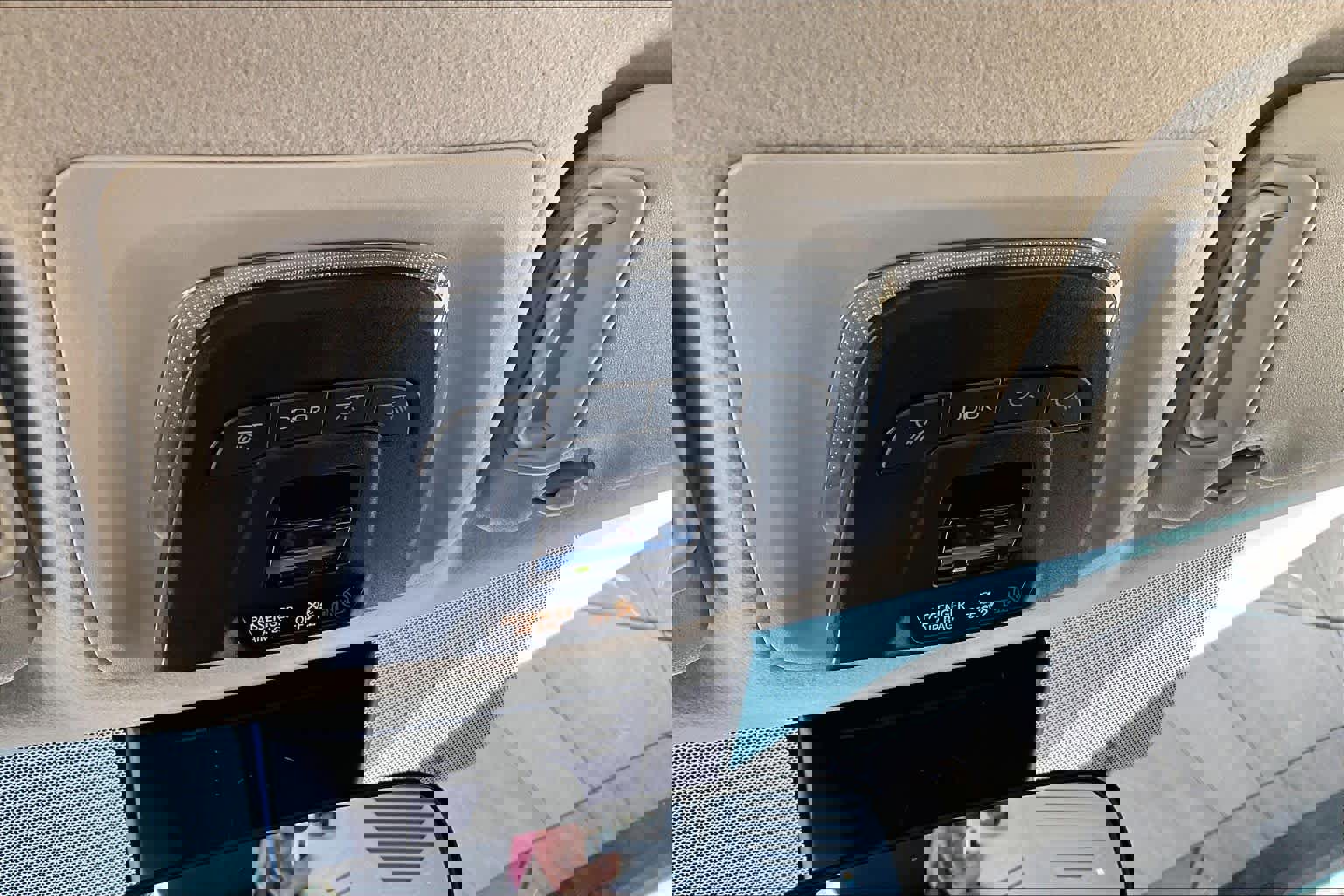 Used 2025 Toyota Corolla LE image 30