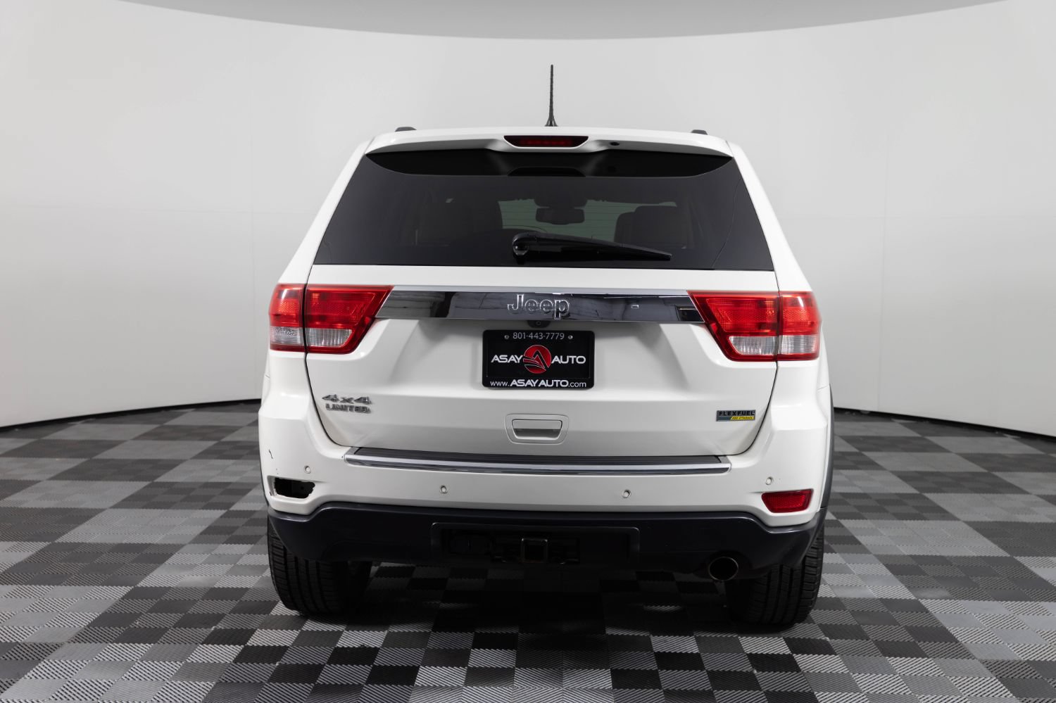 Used 2011 Jeep Grand Cherokee Limited AWD/4WD image 6