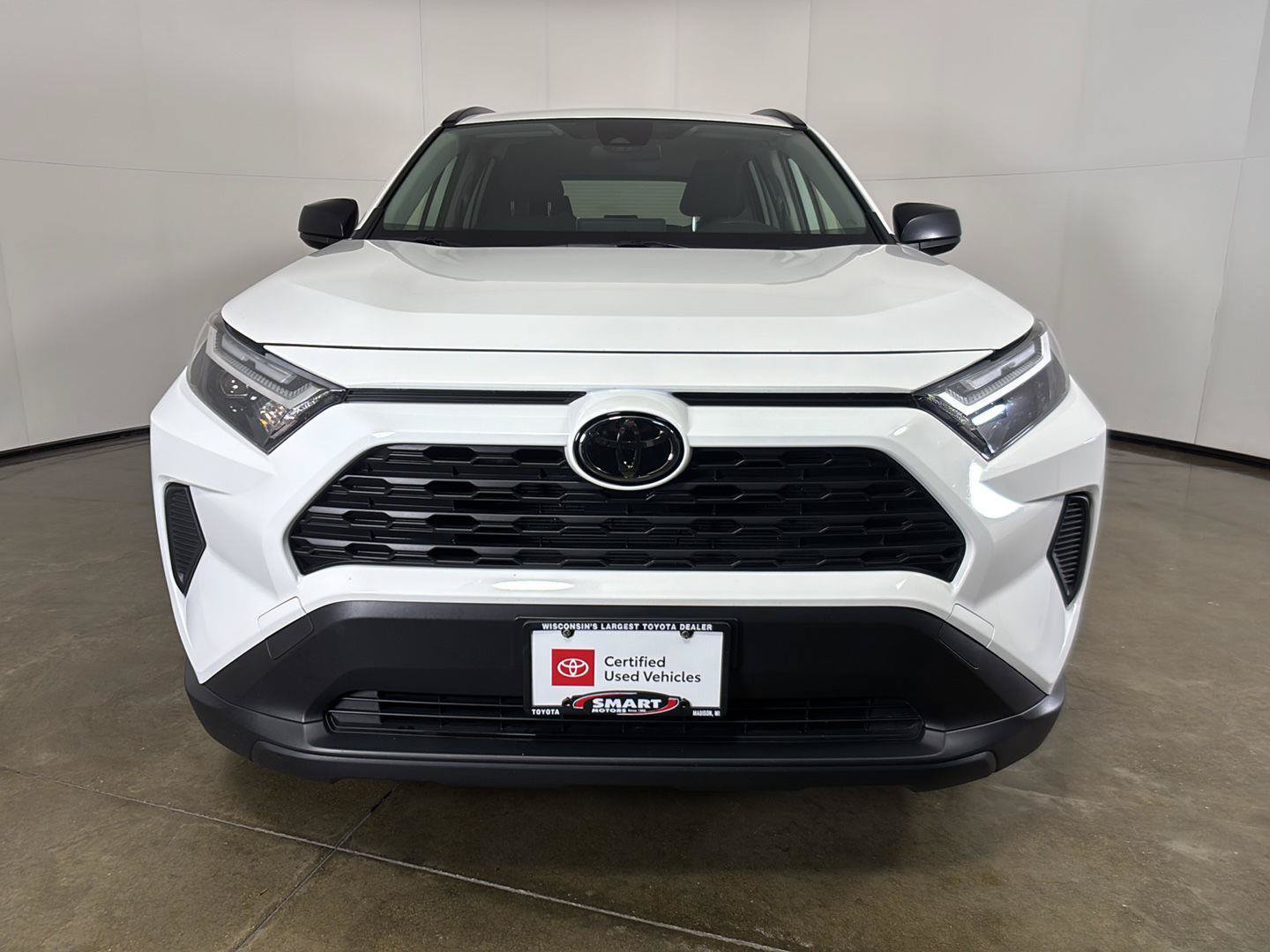 Used 2025 Toyota RAV4 LE AWD/4WD image 5