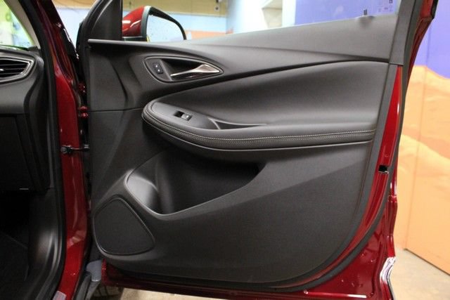 Used 2023 Buick Encore GX Essence FWD image 9