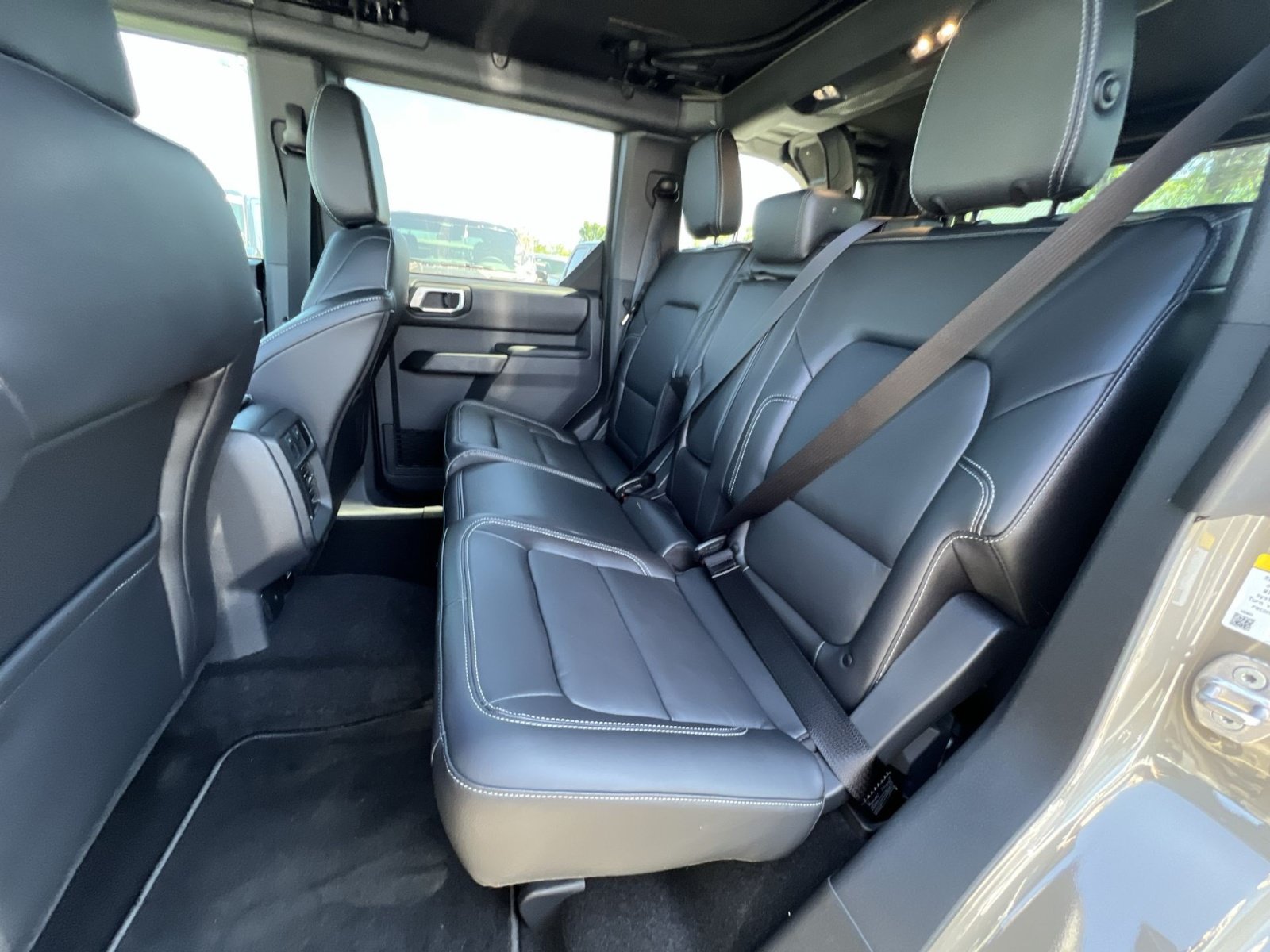 New 2025 Ford Bronco Outer Banks w/ Sasquatch Package AWD/4WD image 32