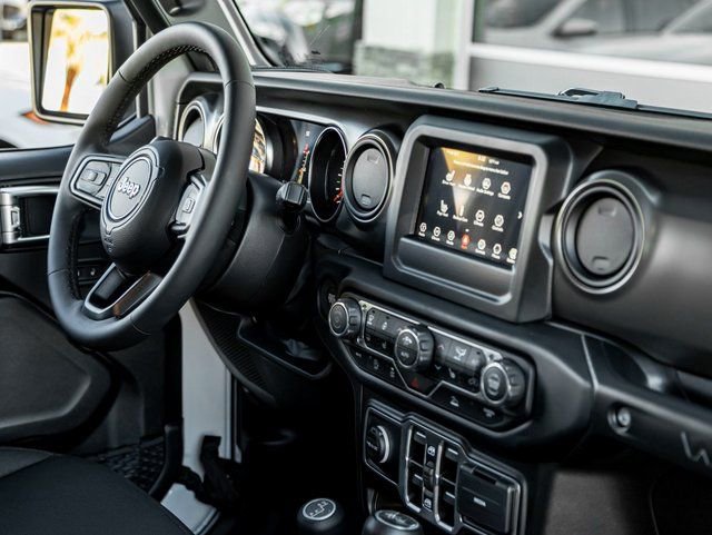 Used 2023 Jeep Wrangler Unlimited Sport image 32