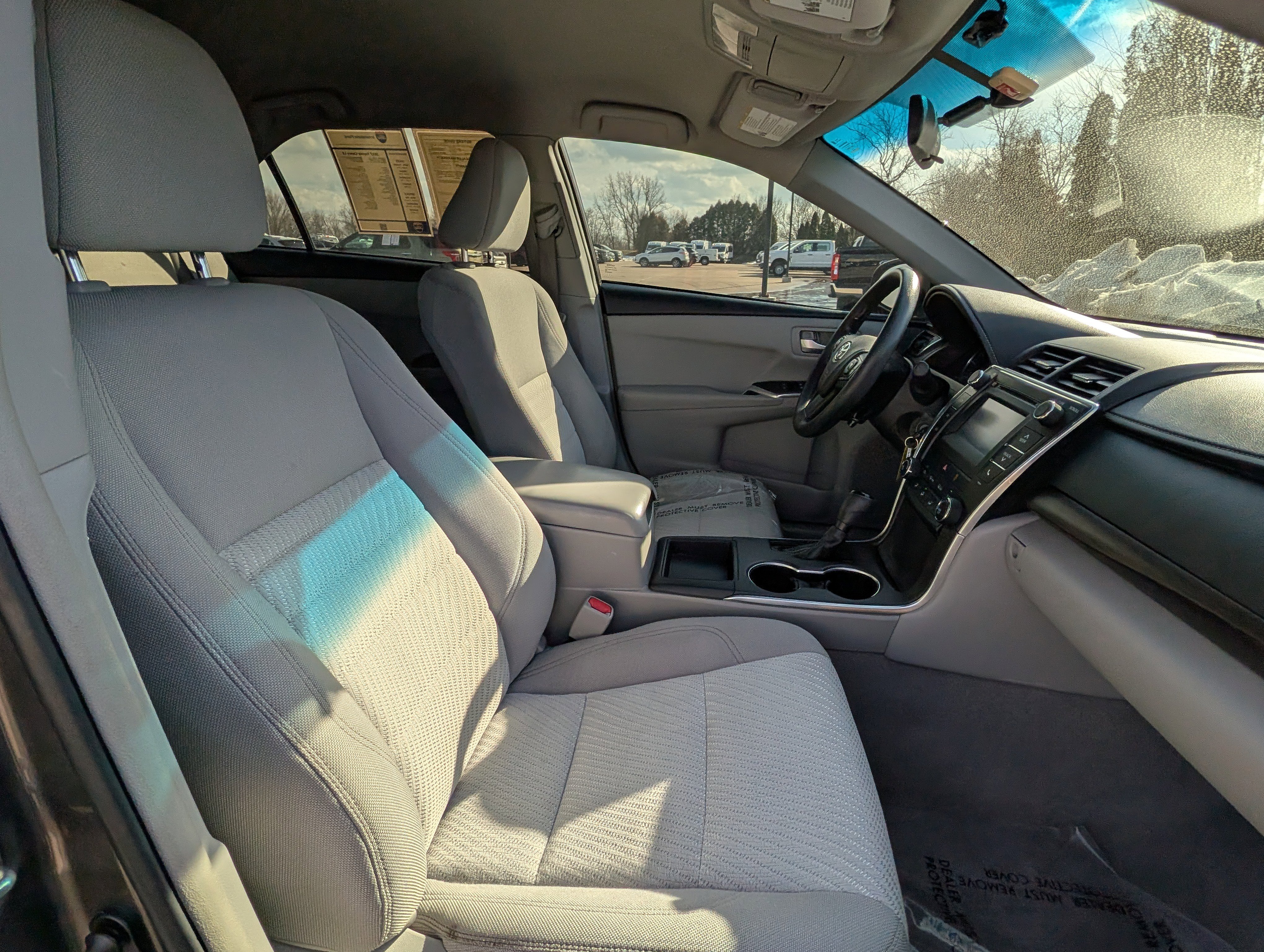 Used 2017 Toyota Camry LE image 12