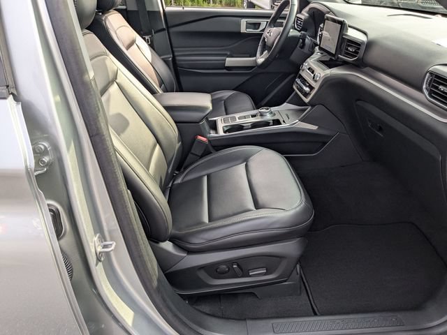 Certified 2023 Ford Explorer XLT w/ Equipment Group 202A RWD image 28