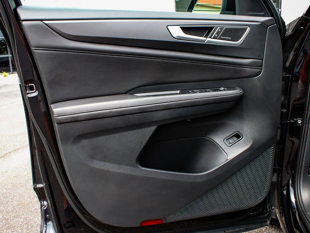 Used 2025 Volkswagen Atlas Cross Sport SEL Premium R-Line image 8