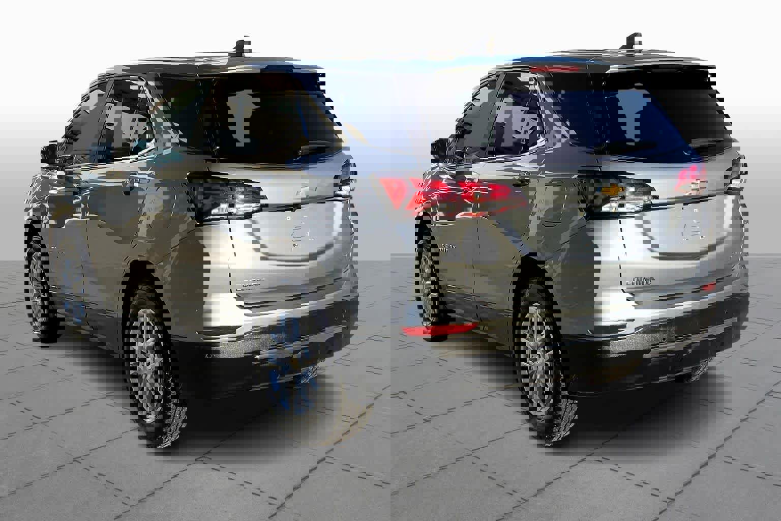 Used 2024 Chevrolet Equinox LT image 11