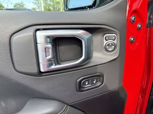 New 2026 Jeep Wrangler Unlimited Sahara w/ Whitecap Package AWD/4WD image 18