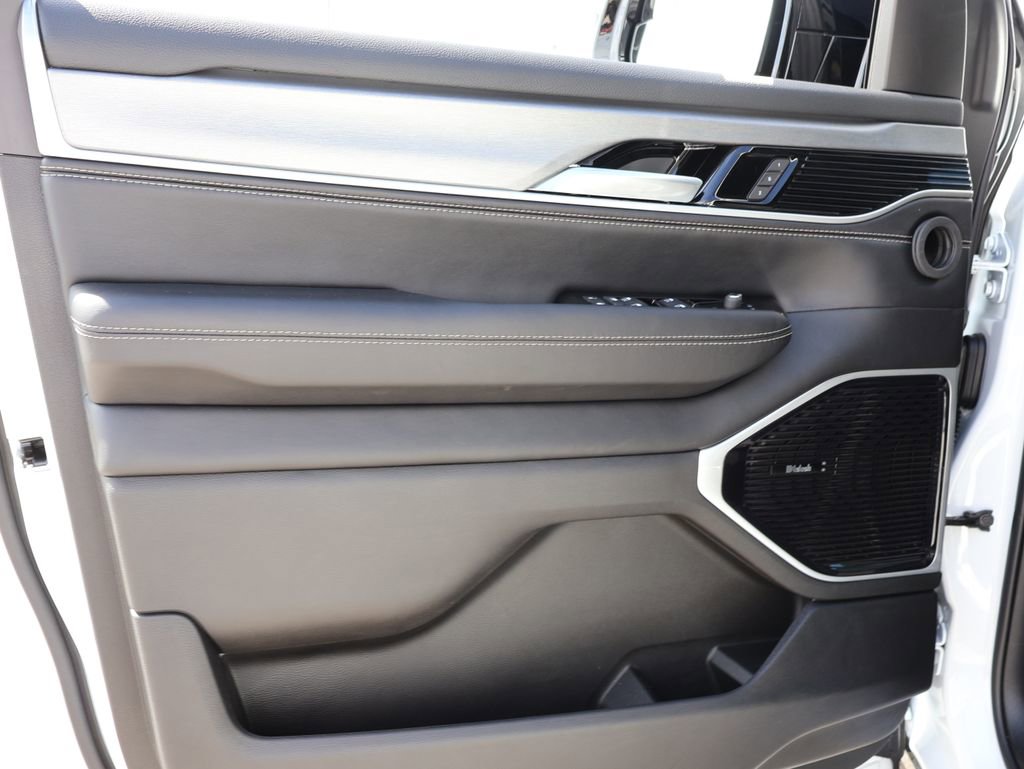 New 2026 Jeep Grand Wagoneer L Limited w/ Premium Group II image 22