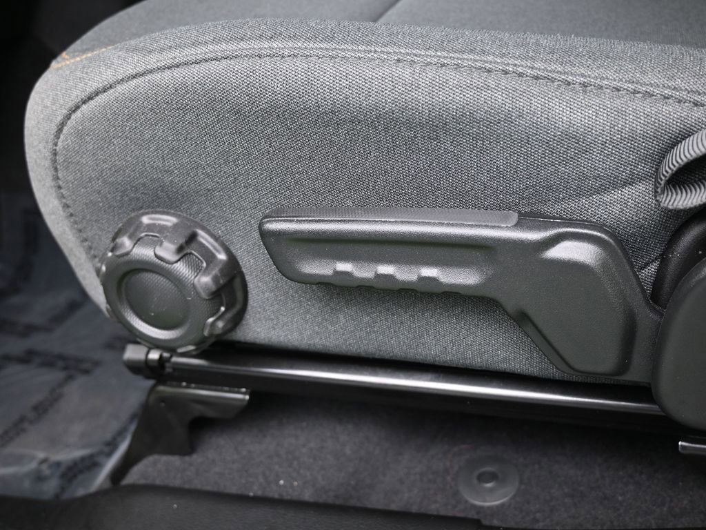 Used 2025 Jeep Wrangler Sport S image 12