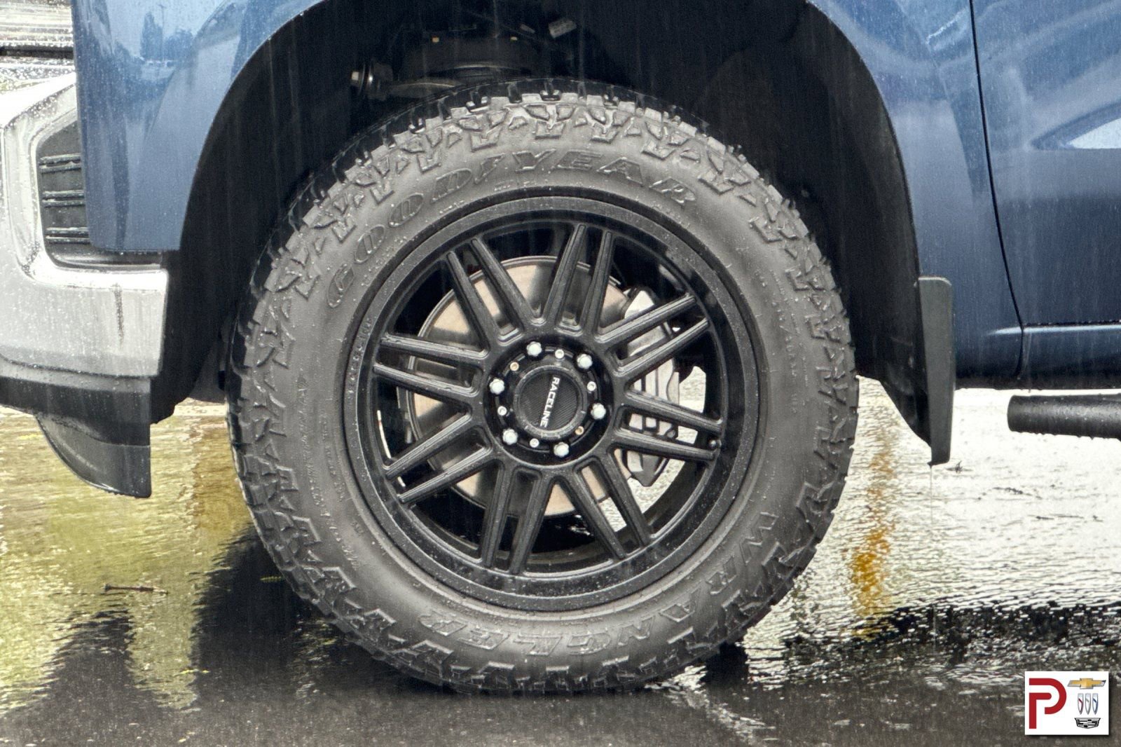 Used 2021 Chevrolet Silverado 1500 LTZ w/ Technology Package AWD/4WD image 32