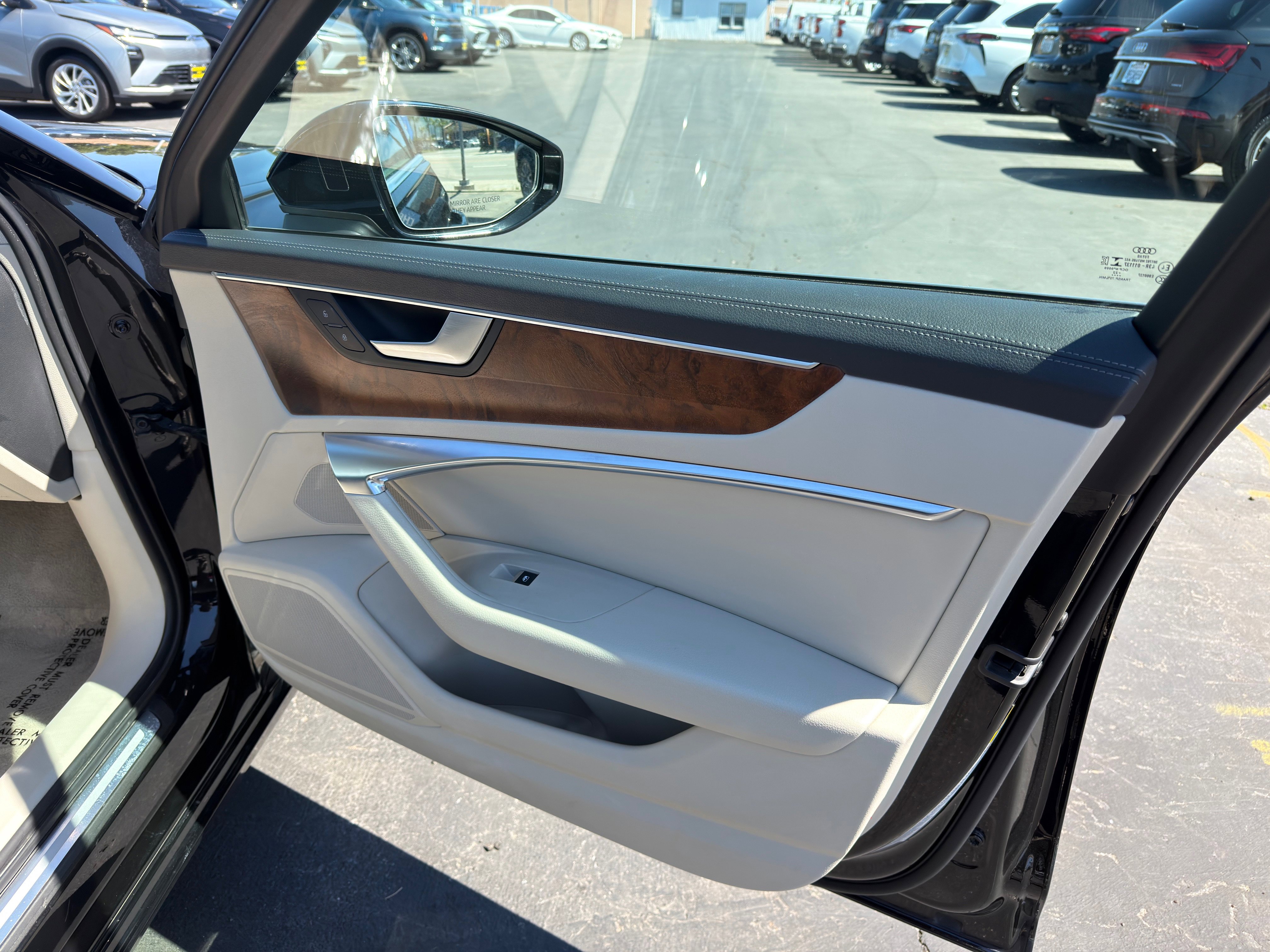 Used 2023 Audi A6 Premium image 11