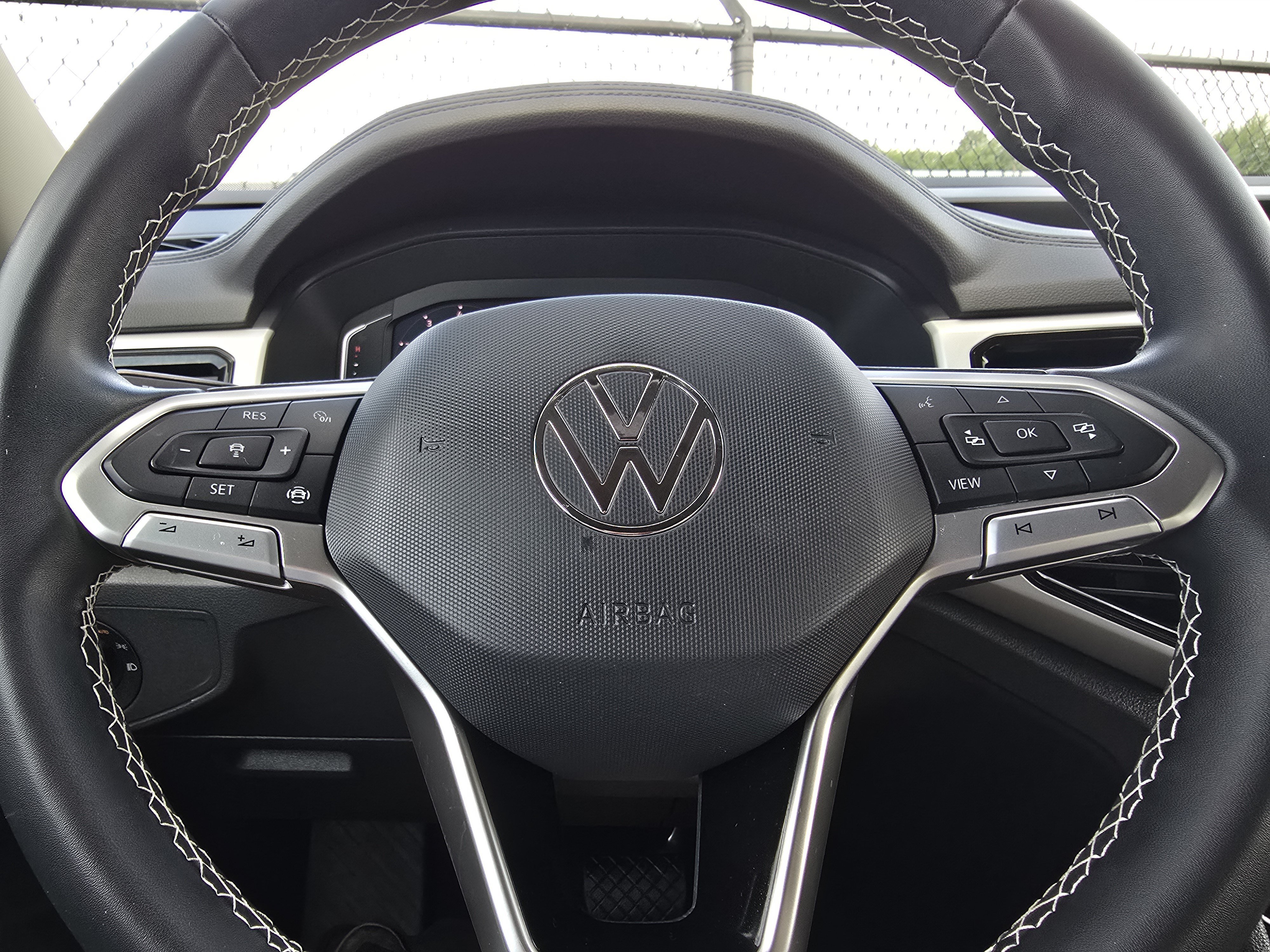 Certified 2023 Volkswagen Atlas SE w/ Black Wheel Package AWD/4WD image 22