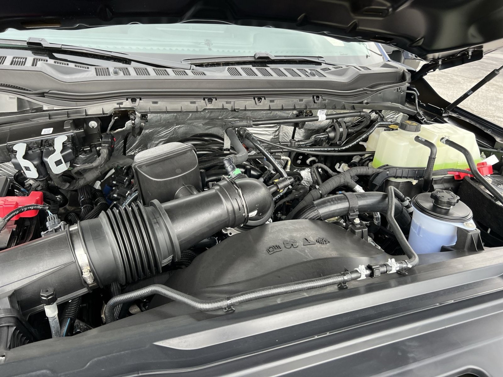 New 2027 Ford F250 XLT w/ XLT Premium Package AWD/4WD image 28