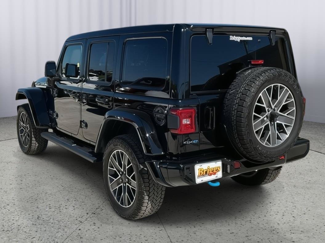Used 2024 Jeep Wrangler High Altitude AWD/4WD image 3