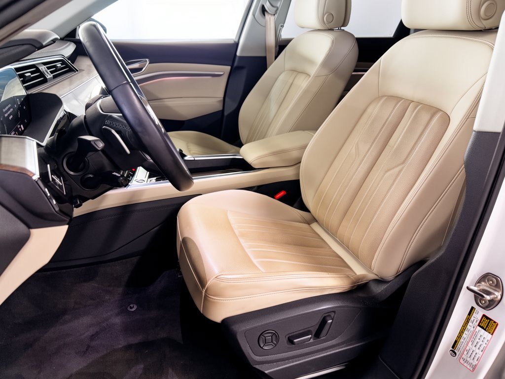 Certified 2024 Audi Q8 e-tron Premium Plus w/ Premium Plus Package AWD/4WD image 5