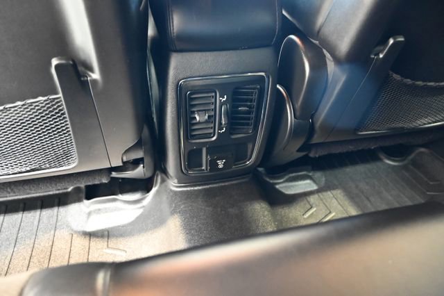 Used 2021 Jeep Grand Cherokee Laredo X image 25