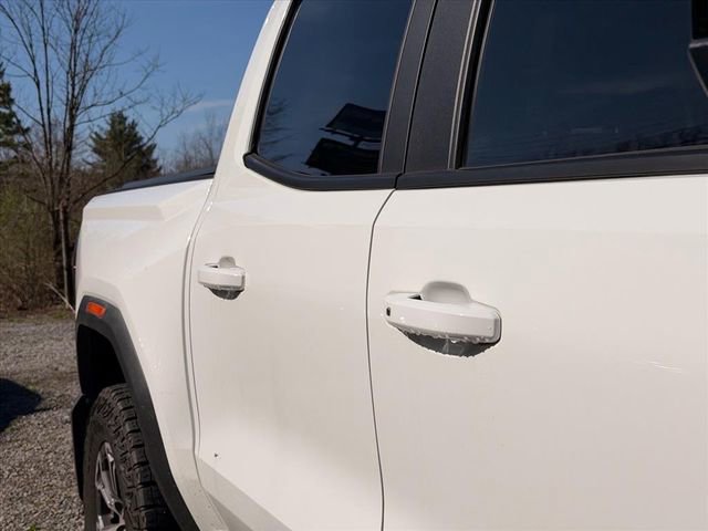 Used 2024 GMC Canyon AT4 image 13
