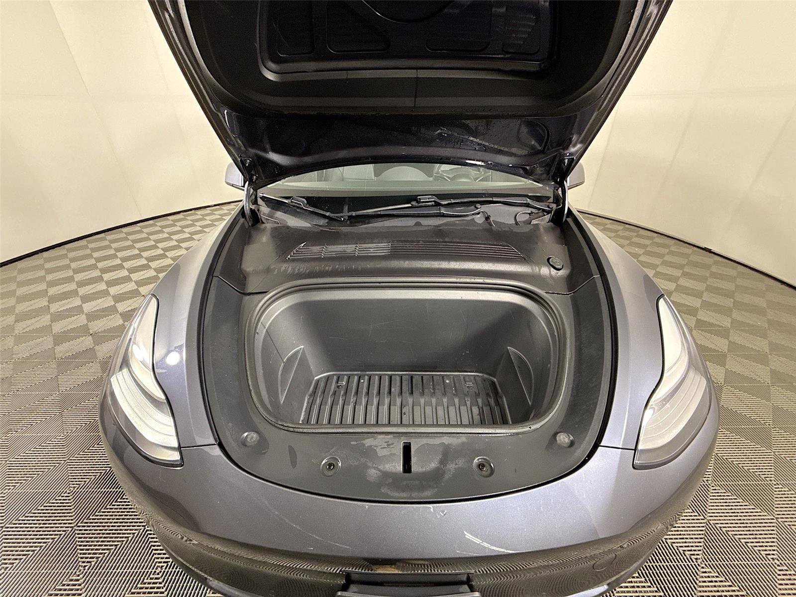 Used 2020 Tesla Model Y Long Range image 3