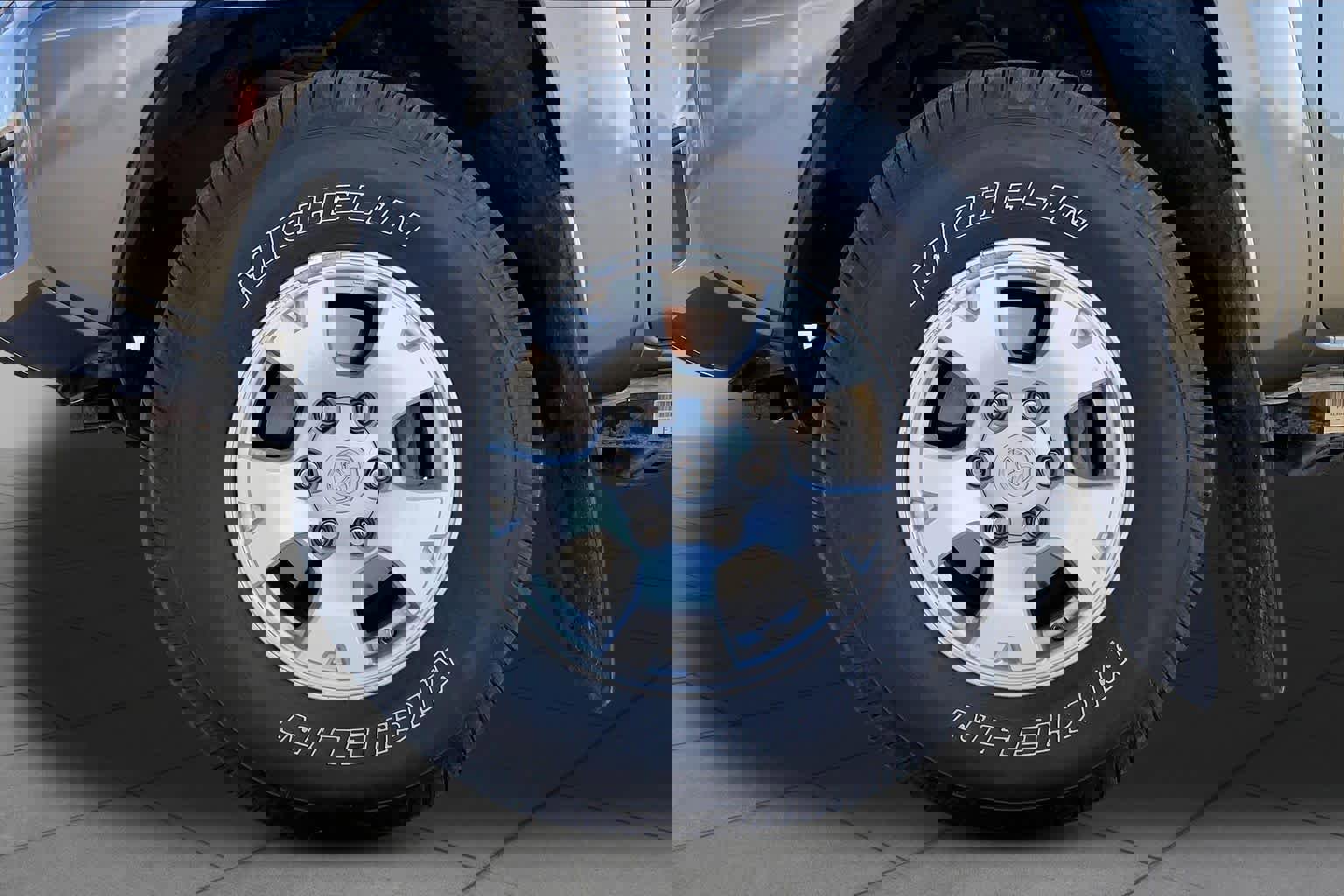 Used 2015 Toyota Tacoma 4x4 Access Cab V6 w/ TRD Off-Road Package image 11