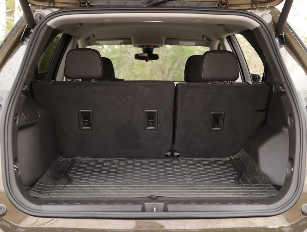 Used 2023 Chevrolet Equinox LT FWD image 24