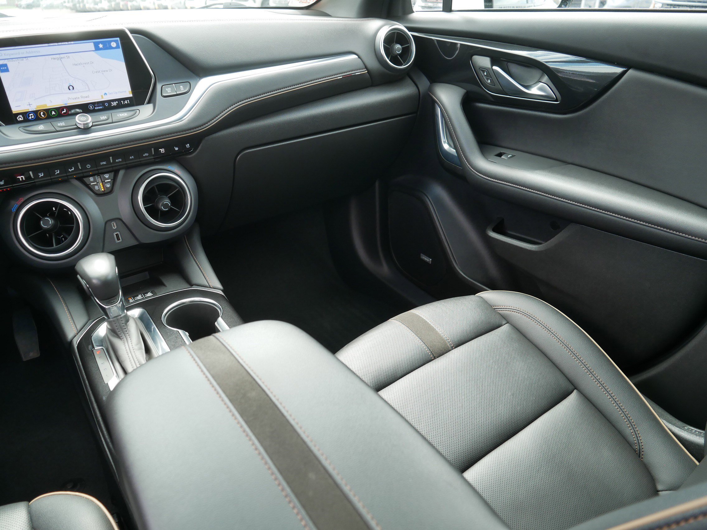 Used 2022 Chevrolet Blazer Premier w/ Enhanced Convenience Package AWD/4WD image 11