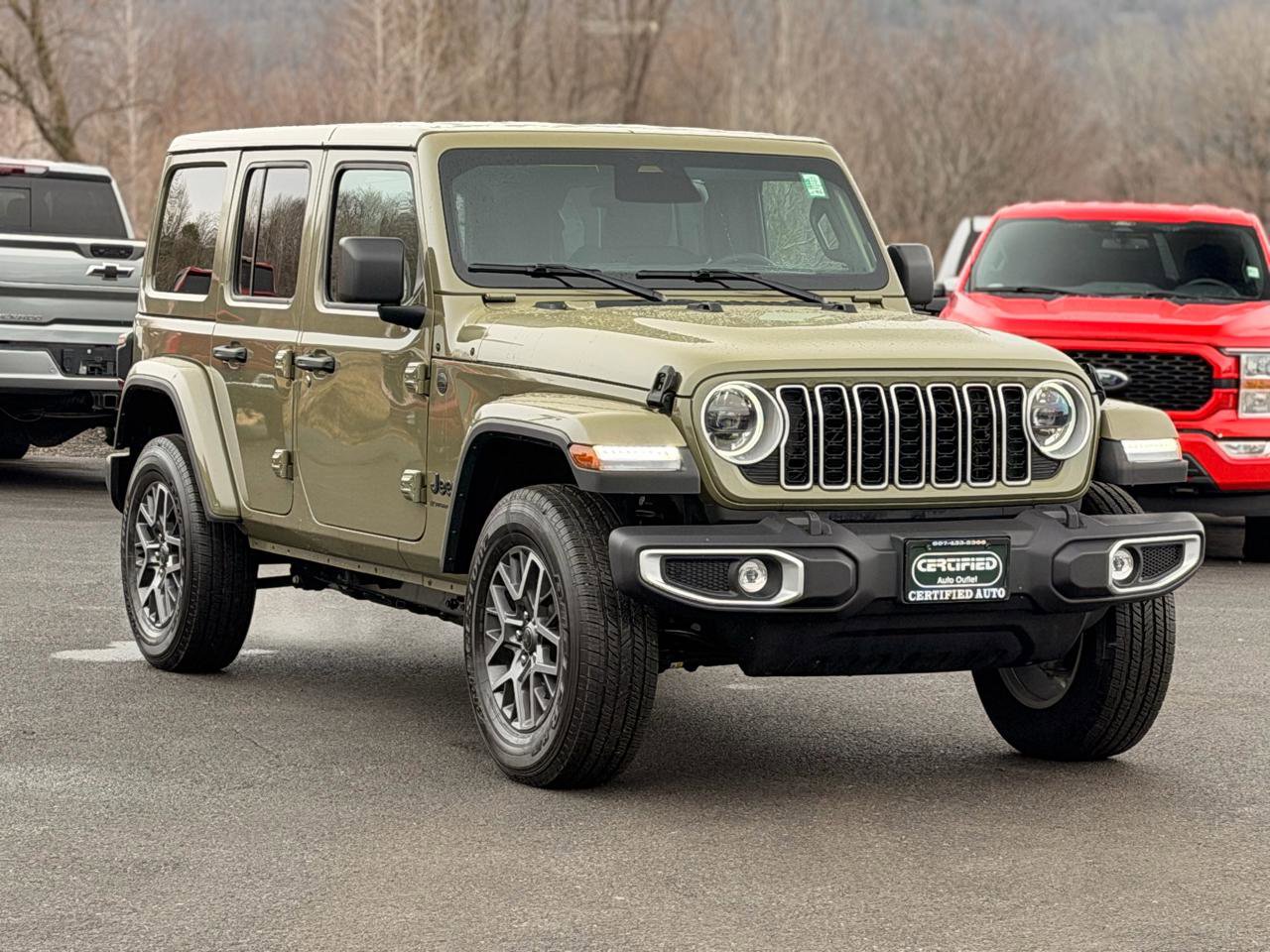 Used 2026 Jeep Wrangler Sahara AWD/4WD image 3