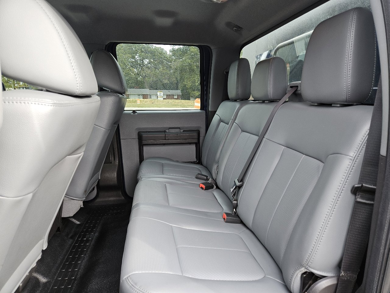 Used 2011 Ford F450 XL w/ PWR Equipment Group image 27