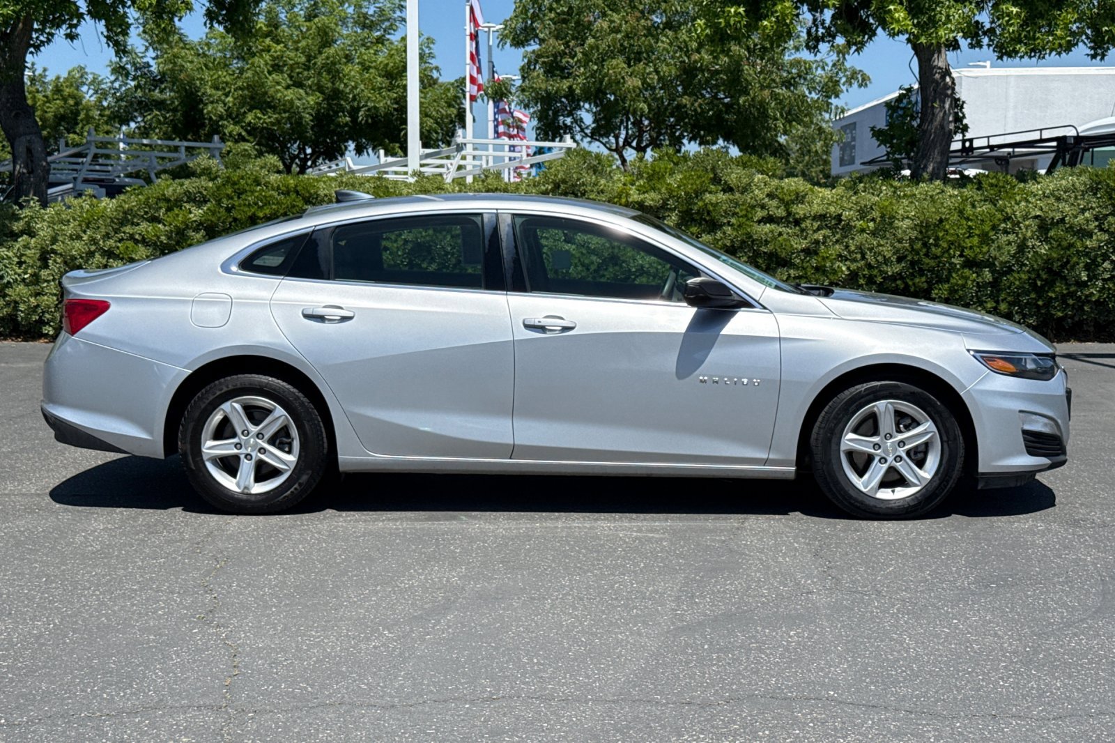 Used 2020 Chevrolet Malibu LS FWD image 3