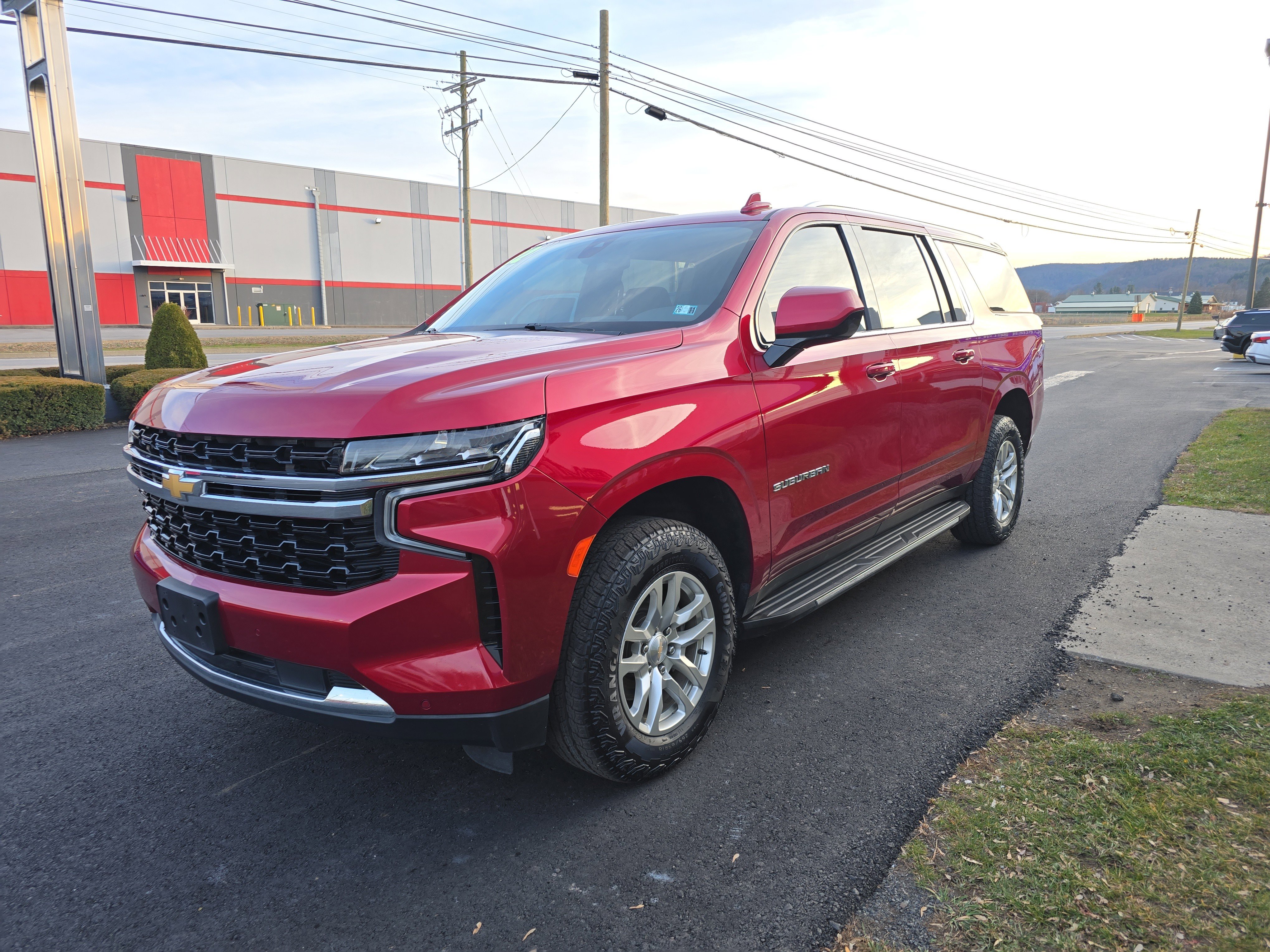 Used 2022 Chevrolet Suburban LS image 8