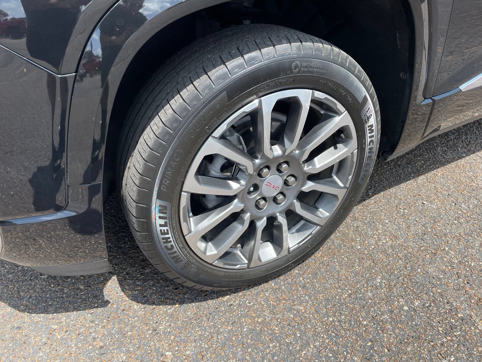 Used 2023 GMC Acadia Denali FWD image 11
