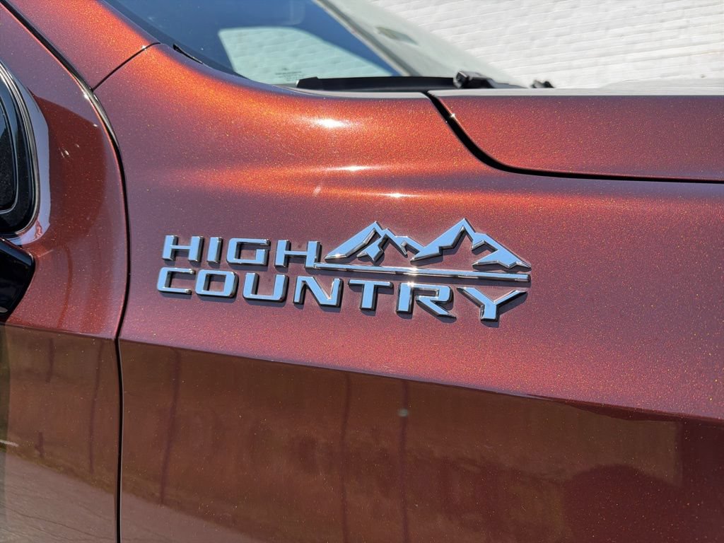 Used 2022 Chevrolet Suburban High Country AWD/4WD image 10