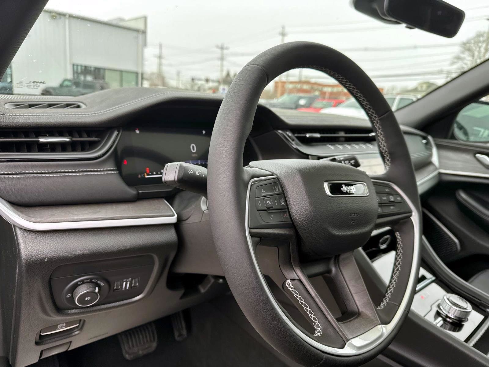 New 2026 Jeep Grand Cherokee Limited image 10