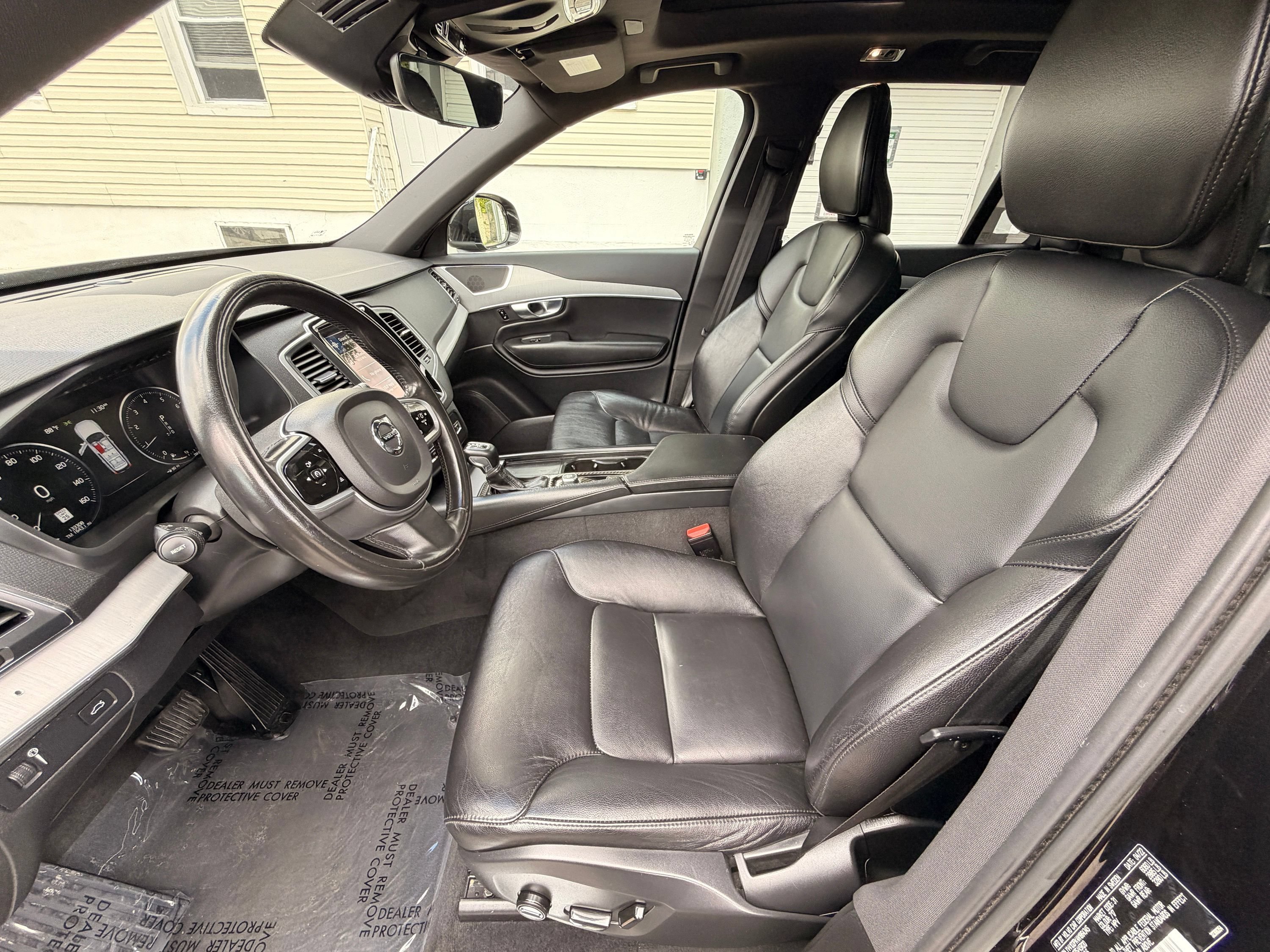 Used 2022 Volvo XC90 T5 Momentum w/ Climate Package AWD/4WD image 14