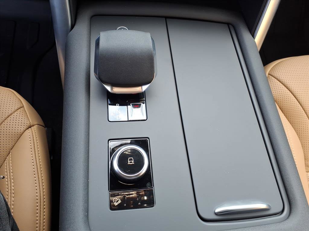 New 2026 Land Rover Discovery Limited Edition image 14