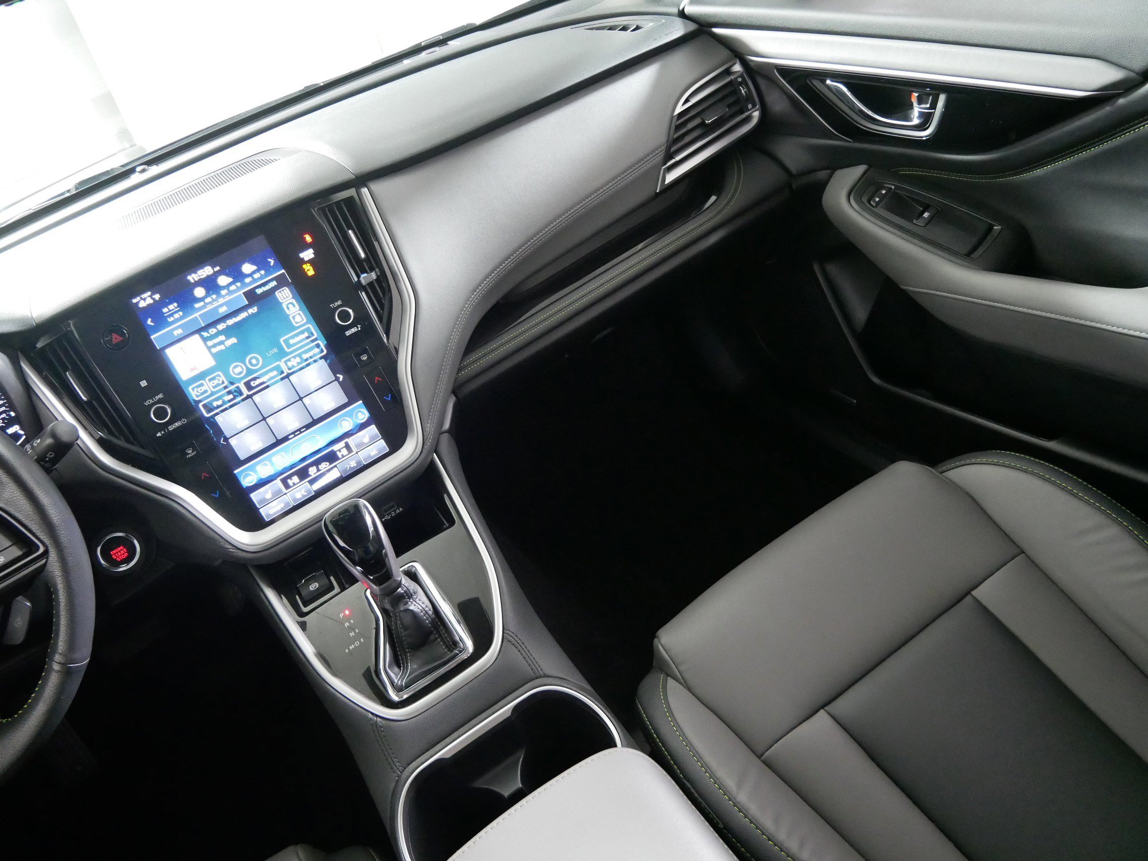 Used 2025 Subaru Outback Onyx Edition image 11