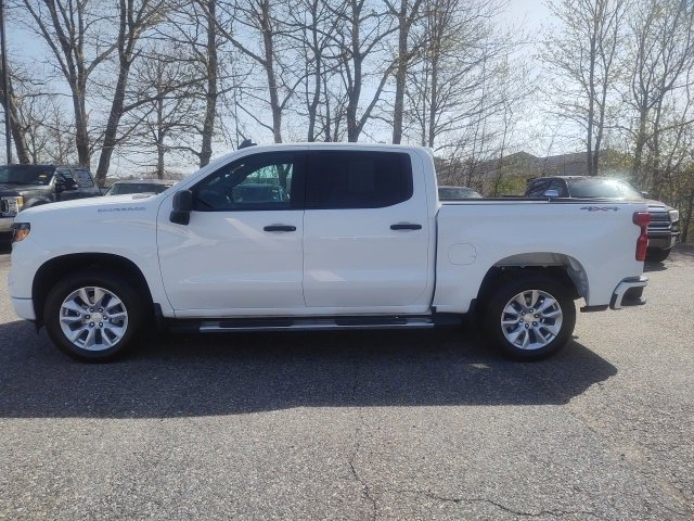 Used 2024 Chevrolet Silverado 1500 Custom image 2