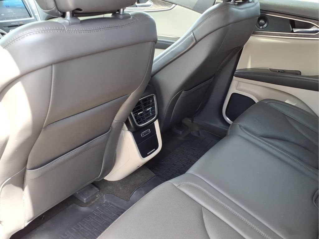 Used 2020 Lincoln Nautilus Reserve w/ Cargo Utility Package AWD/4WD image 14
