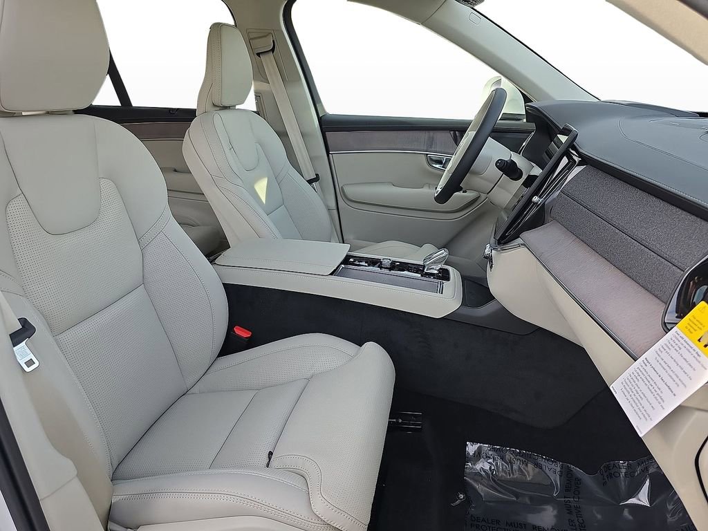 New 2026 Volvo XC90 B6 Ultra w/ Protection Package image 18