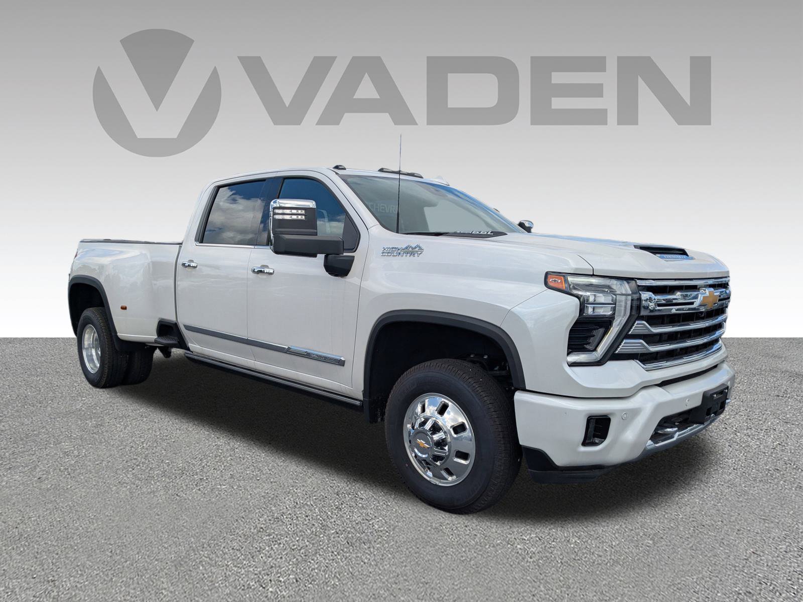 New 2024 Chevrolet Silverado 3500 High Country w/ High Country Premium Package image 2