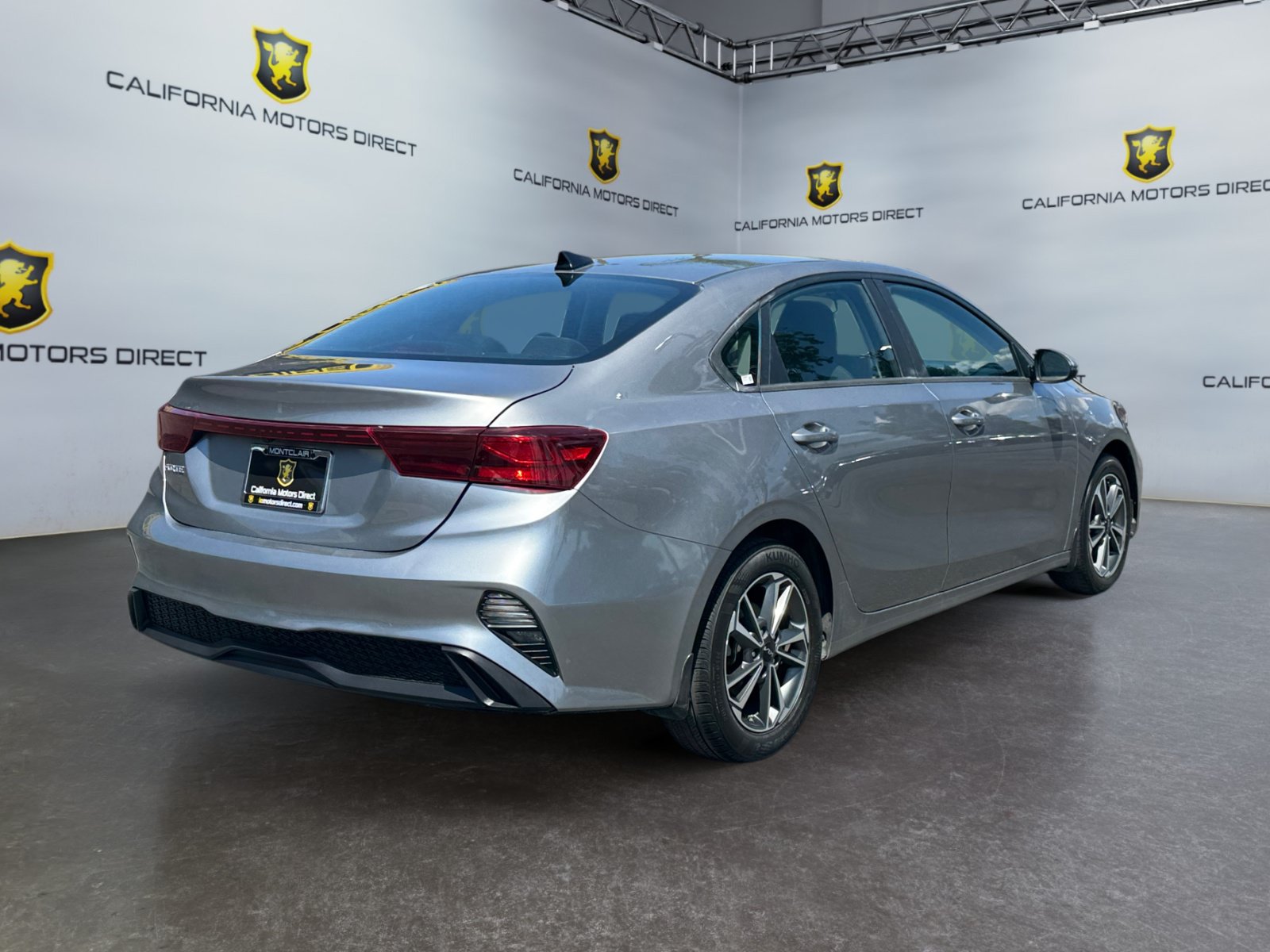 Used 2023 Kia Forte LXS w/ LXS Technology Package FWD image 5