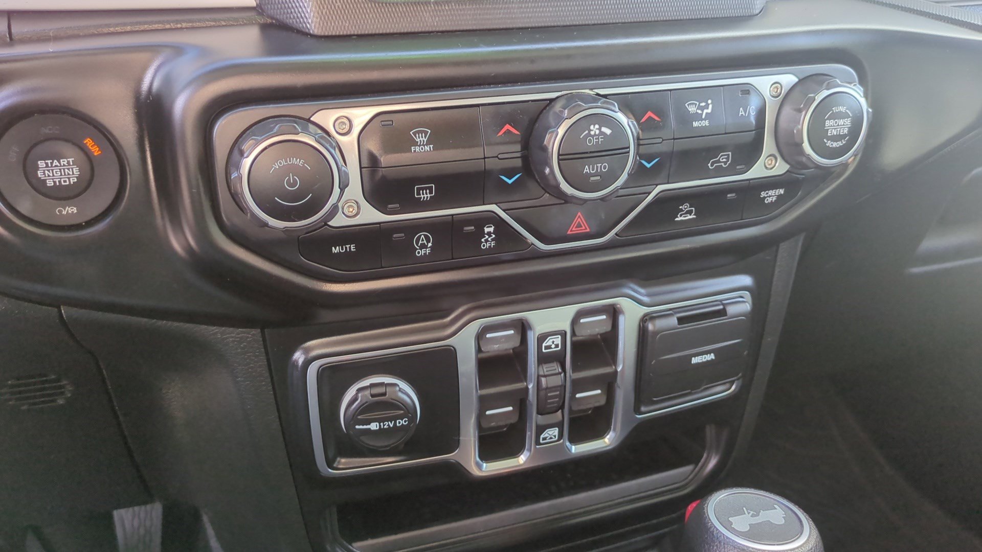 Used 2021 Jeep Wrangler Unlimited Islander image 22