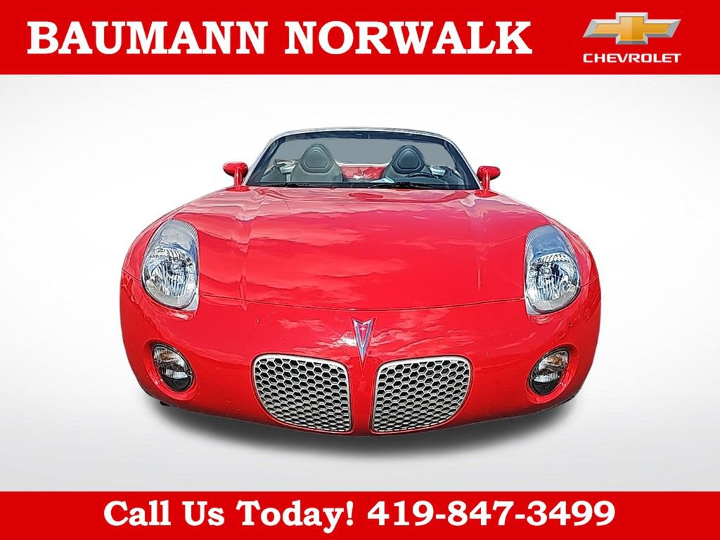 Used 2007 Pontiac Solstice Convertible w/ Premium Package RWD image 2